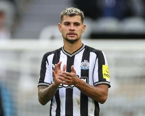 吉馬良斯：丹-伯恩的進(jìn)球太精彩了，我第一反應(yīng)本以為他要傳球