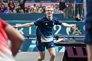 小勒布倫讓2追3逆轉(zhuǎn)吳晙誠，因下輪對手退賽直接晉級(jí)法蘭克福8強(qiáng)