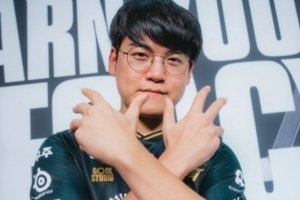 LOL官方發(fā)布決賽下路對位投票：Gumayusi以85%得票率獲勝