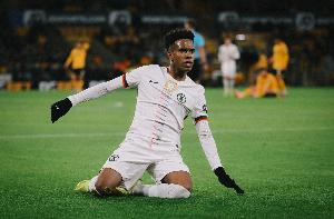 強(qiáng)！埃斯特旺成唯一在18歲或更年輕時(shí)連續(xù)兩場(chǎng)歐冠進(jìn)球的南美球員