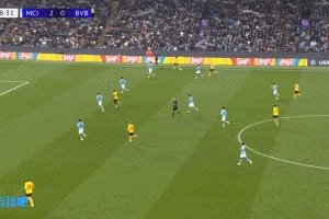 差點(diǎn)秀成了！阿德耶米連續(xù)盤帶內(nèi)切打門，多納魯馬力保城門不失