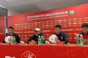張外龍：銅梁龍球員非常年輕，希望影響中國(guó)足球，讓球員沖出亞洲