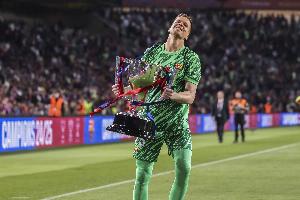 阿斯：盡管什琴斯尼在關(guān)鍵時(shí)刻總能穩(wěn)住陣腳，但他已連續(xù)八場(chǎng)失球