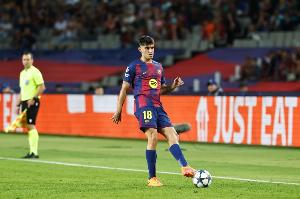 世體：赫拉德-馬丁已做好了踢中后衛(wèi)的準備