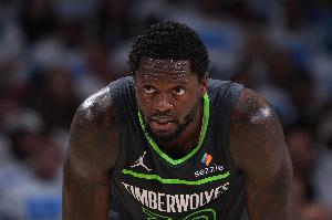 三雙到手！蘭德?tīng)柸?jié)12中6拿到19分10板12助 但也有7失誤