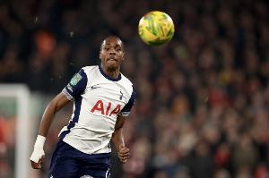 20歲159天，特爾是自阿里之后，英超對陣曼聯(lián)進球最年輕熱刺球員