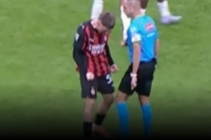 米體：戰(zhàn)羅馬，主裁判吉達(dá)疑似對薩56“犯規(guī)”但并未受到停賽處罰