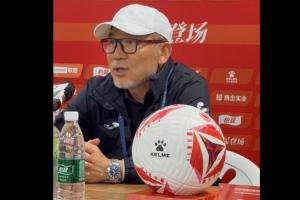 張外龍：這批球員能力很強(qiáng)能通過(guò)中超進(jìn)國(guó)家隊(duì) 明年合同還沒消息