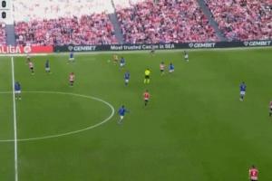 今夏簽10年長(zhǎng)約尼科精彩一條龍破門(mén)，連過(guò)三人小角度抽射爆桿