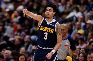 還是超時(shí)了！斯特勞瑟高難度失衡壓哨拋投命中&裁判回看取消