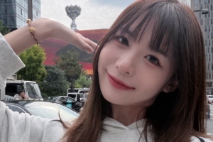 解說瞳夕曬日常照：滿滿的英雄聯(lián)盟氛圍感