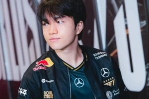 決戰(zhàn)在即！賽事官方分享KT、T1隊員入場照片