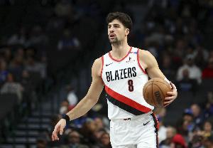 跑轟！熱火和開拓者合計(jì)205次投籃 其中開拓者109次&熱火96次