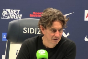 弗蘭克:對陣狀態(tài)正佳的曼聯(lián)我們表現(xiàn)出色 很明顯他們本賽季進(jìn)步了