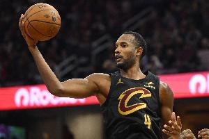 進攻高效！莫布里半場8中6拿到16分2板1助1帽 首節(jié)獨得11分