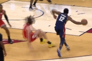 腳踝終結(jié)者！亨特晃倒吉迪雙手暴扣 后者一瘸一拐