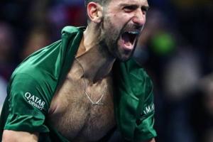 老夫聊發(fā)少年狂38歲德約奪冠后撕球衣激情慶祝，露出狂野胸毛