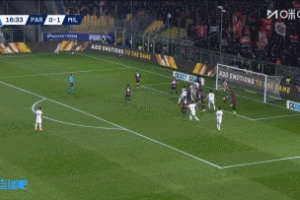 被秒吹！帕爾馬角球進(jìn)攻中打進(jìn)一球，因越位在先被吹無效