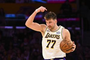 有戲嗎？費爾頓：東契奇有可能同時拿到得分王和MVP