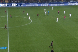 浪費(fèi)良機(jī)！萊奧腳后跟精妙做球，普利西奇單刀面對(duì)門將打偏了