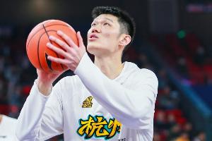 依舊穩(wěn)定！胡金秋14中10&罰球4中4拿到24分 另有4板1助1帽