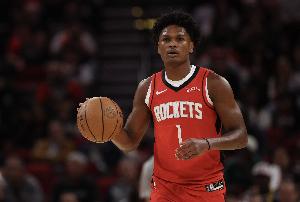 打得可以！阿門13中6拿到14分8板5助3斷1帽