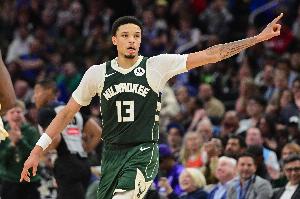 穩(wěn)定發(fā)揮難救主！羅林斯12中7&三分6中3貢獻19分2板5助