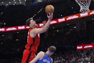 一錘定音！申京閃轉騰挪 強攻打2+1鎖定勝局