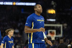 3D內(nèi)線！霍福德4記三分拿下12分4板1助3帽