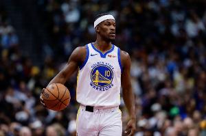 穩(wěn)定且全面！巴特勒半場8中5拿到5分&另有4板3助1斷1帽 沒有失誤