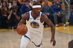 沖擊力十足！巴特勒連續(xù)突破上籃得手 率隊(duì)獲得兩位數(shù)領(lǐng)先