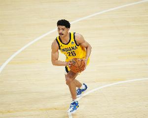 師傅你是干什么工作的？本·謝潑德10中1得到3分4板 三分6中1