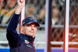 維斯塔潘維修區(qū)發(fā)車(chē)上領(lǐng)獎(jiǎng)臺(tái) 創(chuàng)最多不同位次發(fā)車(chē)登領(lǐng)獎(jiǎng)臺(tái)記錄