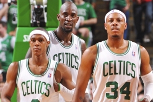 隆多：和超巨搭伙時(shí)會(huì)盡量給他們減負(fù) 他們只需專注于蓋帽或得分