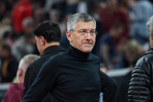 海納：我們正與于帕梅卡諾商談續(xù)約，預計戴維斯12月初復出