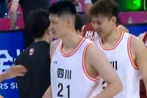 無力回天！胡金秋14中8空砍全場(chǎng)最高21分外加5板 罰球6中4