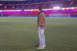 梅西在諾坎普曬照引發(fā)回歸猜測，科貝電臺：他渴望再次為巴薩效力