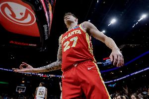 克雷伊奇三分10中8爆射快船！特雷·楊：給你的只有致敬了