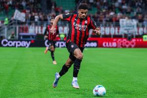 記者：米蘭陣容依然非常單薄，管理層必須冬窗為阿萊格里帶來新援