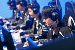 微博媒體：JKL和TES續(xù)約有突破性大進展；某LCK超巨AD有來LPL意向