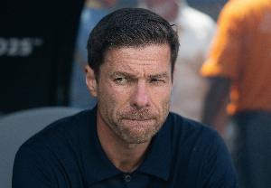 安帥：阿隆索帶隊(duì)的成績已非常出色，我沒法給他具體建議