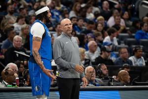 基德：我們的傷員都在努力恢復(fù) 歐文急切想幫助球隊(duì) 濃眉也是如此