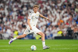 赫伊森：人們對(duì)亞馬爾和維尼修斯太苛刻了 我只專注足球沒有女友