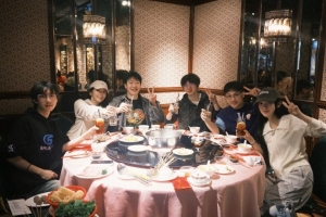 957曬解說(shuō)杯隊(duì)伍聚餐：快樂多一點(diǎn) 團(tuán)建少不了