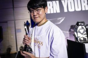 Gumayusi：中國(guó)最強(qiáng)AD給我頒獎(jiǎng)我很開心！Oner還說(shuō)自己會(huì)是FMVP呢