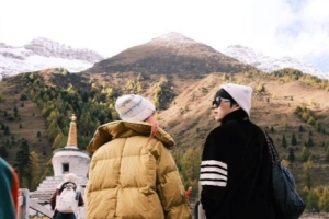 主持人小鈺分享和Rookie旅游：你最?lèi)?ài)的川西vlog終于生出來(lái)啦