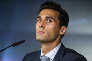 每體：皇馬B隊賽后與對手沖突，兩名球員和主帥阿韋羅亞吃到紅牌