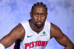 打嗨主場(chǎng)！勒韋爾單挑命中高難度撤步三分