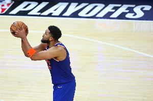 挑大梁！唐斯強(qiáng)攻打成2+1 內(nèi)外開花獨(dú)得9分率隊(duì)反超