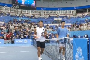 布云朝克特直落兩盤擊敗王亨洲，晉級全運會網(wǎng)球男單第三輪